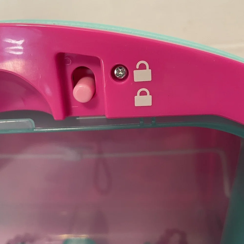 L.O.L. Surprise! OMG World Travel Fashion Closet‎ On The Go Rolling Storage Case